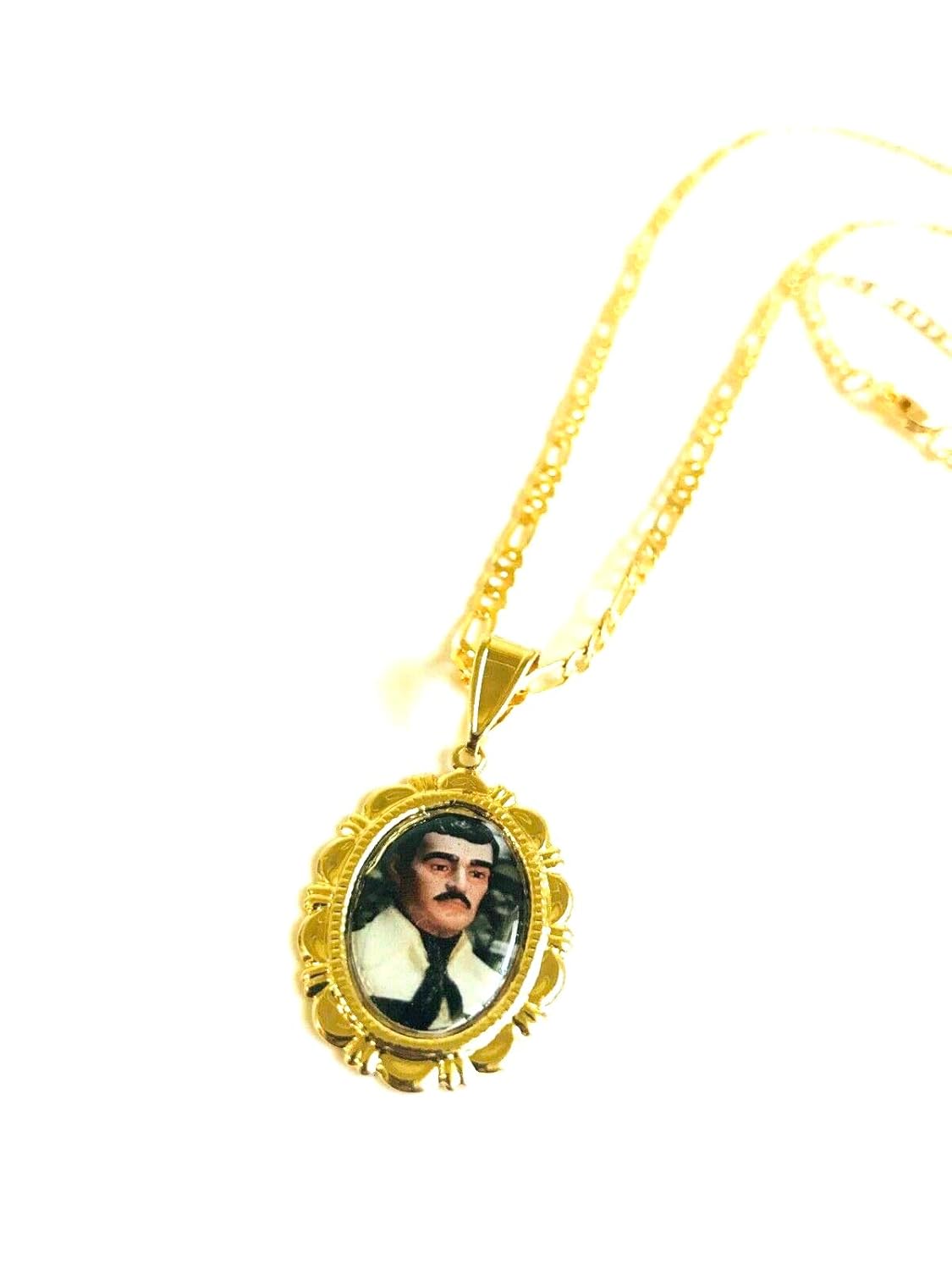 Santuario Jewelry Jesus Malverde Medalla y Cadena Figaro Gold Filled hecha a mano - Image 2