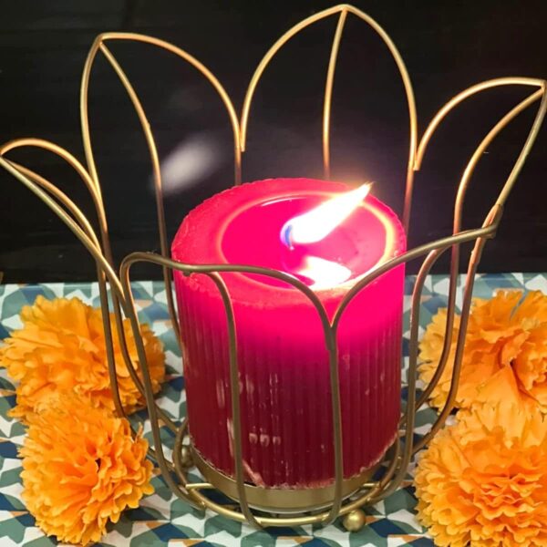 Hananona 50 Pcs Marigold Flower Heads Bulk, Silk Marigold with Stems Artificial Flowers for Diwali Home Decor Day of The Dead Wreath Garland - Image 3