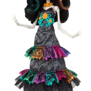 Monster High Doll, Skelita Calaveras Día De Muertos 2024 Howliday Collectible with La Catrina Hat, Papel Picado Dress, and Displayable Packaging