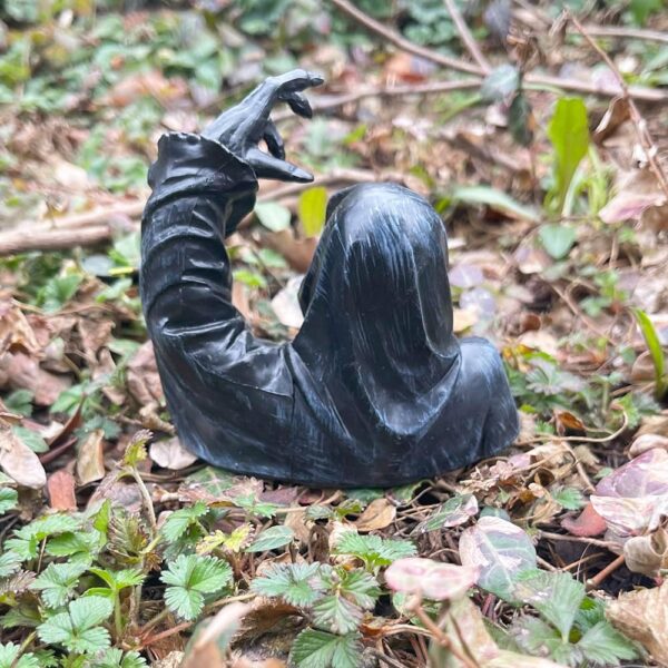 Grim Reaper Sitting Statue Gothic Scary Art Decor Black Robe Mystery Man Creepy Outdoor Indoor Statute Novelty Creeper Home Decor Accent for Shelf, Table and Desktop (Half) - Image 3