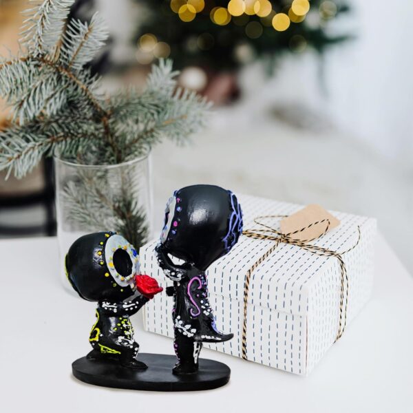 Sugar Skull Statue couple, Resin Hand-Crafted Sugar Skull Decor, Skeleton Head Statue for Home Decor - Image 4