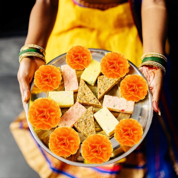 Hananona 50 Pcs Marigold Flower Heads Bulk, Silk Marigold with Stems Artificial Flowers for Diwali Home Decor Day of The Dead Wreath Garland - Image 6