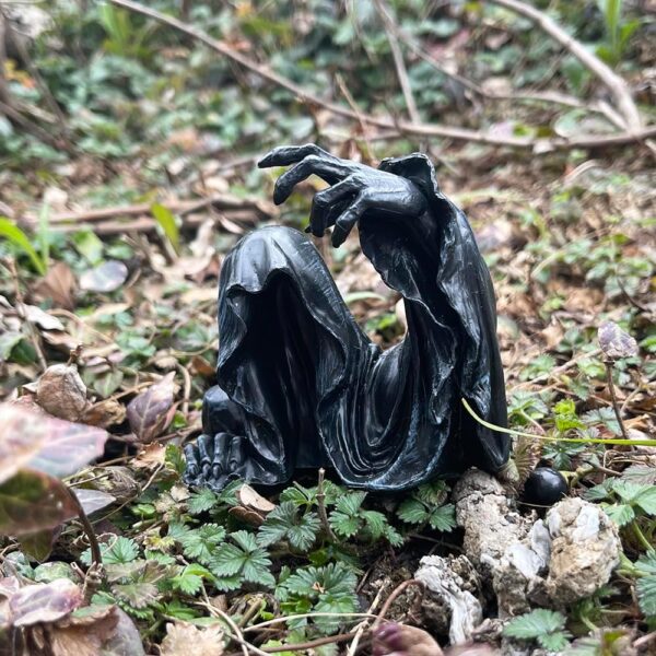 Grim Reaper Sitting Statue Gothic Scary Art Decor Black Robe Mystery Man Creepy Outdoor Indoor Statute Novelty Creeper Home Decor Accent for Shelf, Table and Desktop (Half) - Image 5