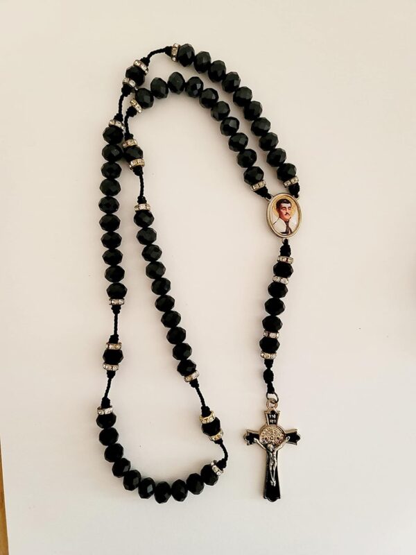 Set de Jesús Malverde con Rosario de Cristal Negro y Pulcera Tejida de Hilo - Image 3
