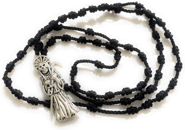 Santa Muerte thread rosary. Rosario de hilo de la Santa Muerte. (Black) - Image 4