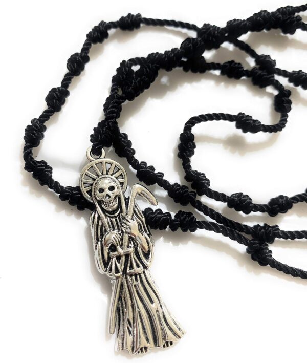 Santa Muerte thread rosary. Rosario de hilo de la Santa Muerte. (Black) - Image 5