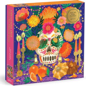 Galison Ofrenda Día de Muertos – 500 Piece Foil Jigsaw Puzzle Featuring Beautiful Artwork of Day of The Dead Alter with Colorful Candles and Flowers