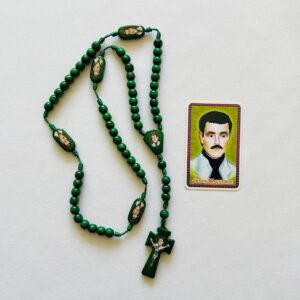 Set de Jesus Malverde: Rossario de Madera Verde y Tarjeta Laminada con Oracion
