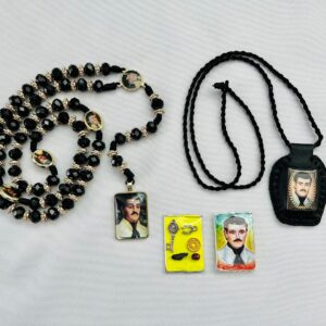 Set de Jesus Malverde: Rosario de Cristal Negro, Escapulario con Colgante de Cuero Negro, y Amuleto de Proteccion con La Imagen de Jesus Malverde